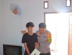 Kapolresta Bandar Lampung Bantu Korban Angin Puting Beliung di Kemiling