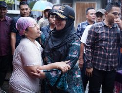 Usai Umrah Walkot Bandar Lampung Menyambangi Korban Banjir