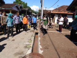 Walikota Balam Tinjau Korban Banjir
