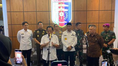 Mendagri Janjikan Perbaiki Ruas Jalan Rusak Di Lampung Dengan Cepat