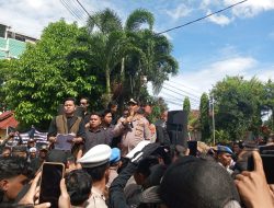 Ratusan Massa Desak Kapolres Tetapkan Tersangka Terkait Dugaan Pemalsuan Dokumen Universitas Malahayati