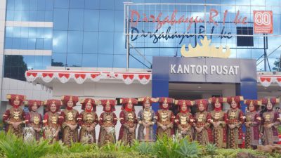 IKBL Angkat Budaya Lokal, Kenakan Siger Mighul di HUT RI ke-80