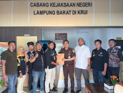 GMBI Pesisir Laporkan Dugaan Korupsi Pekon Ulok Mukti ke Kejaksaan, Nilainya Fantastis.